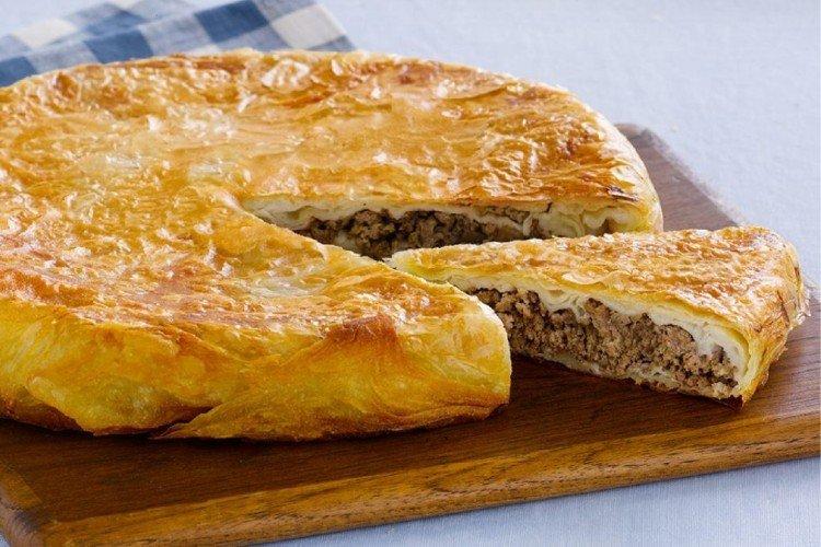 Blätterteigkuchen mit Leberfüllung