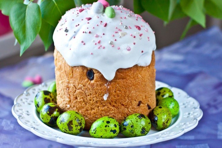 Easter Kulich with Lard