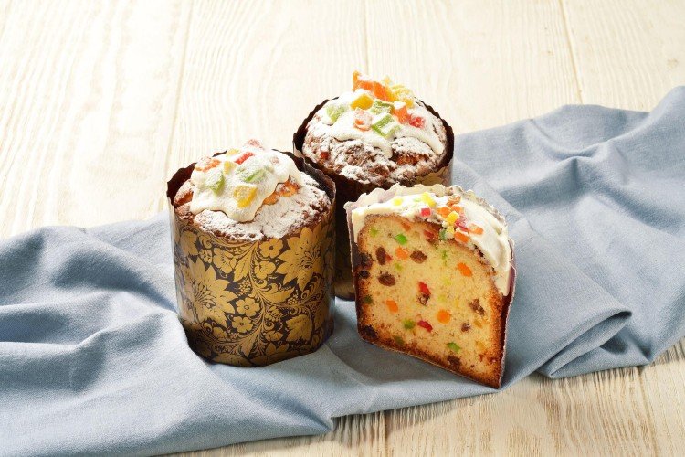 Easter Kulich with Water and Vegetable Oil