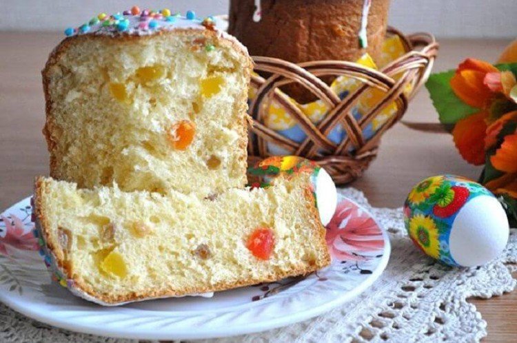 Easter Kulich with Yolks and Clarified Butter