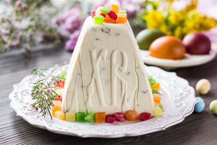 Cottage Cheese Paskha on a Water Bath