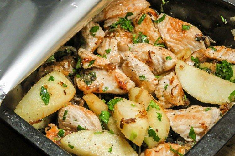 Turkey with Potatoes and Apples