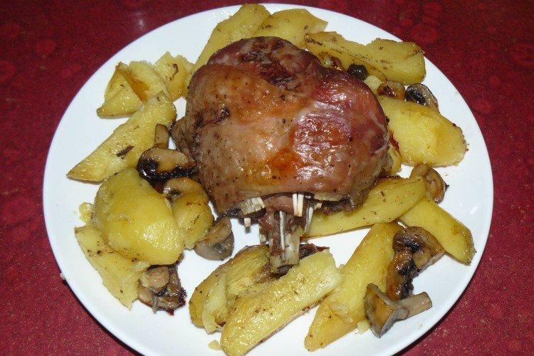 Turkey with Potatoes and Mushrooms