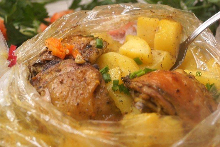 Turkey with Vegetables in a Roasting Bag