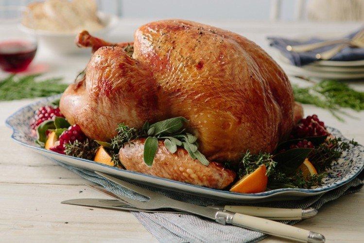 Turkey with Vegetables and Herbs