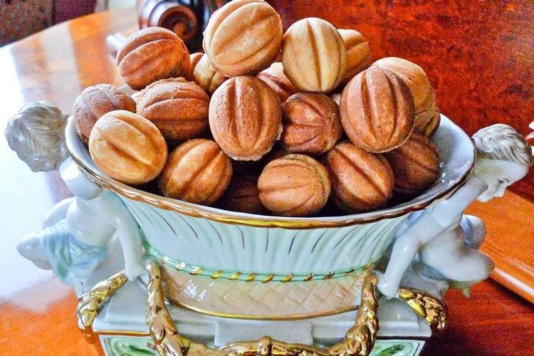 Nut-Shaped Cookies with Condensed Milk and Nuts