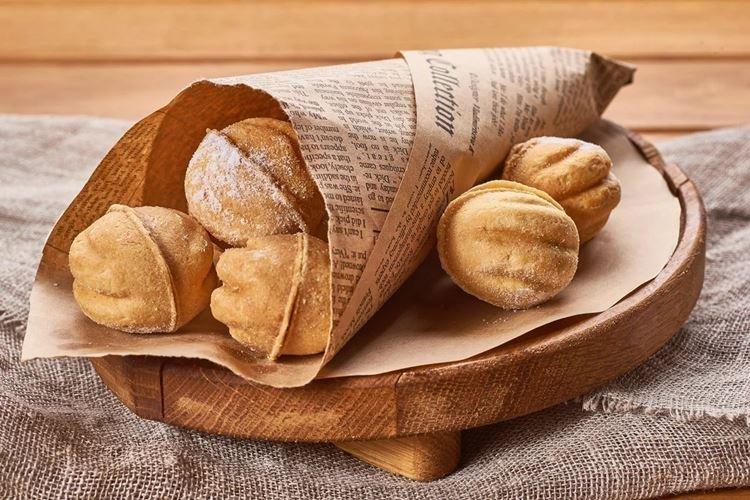 Nut-Shaped Cookies with Condensed Milk and Cream Cheese