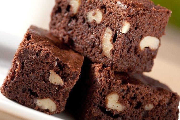 Chocolate Sponge Cake with Nuts