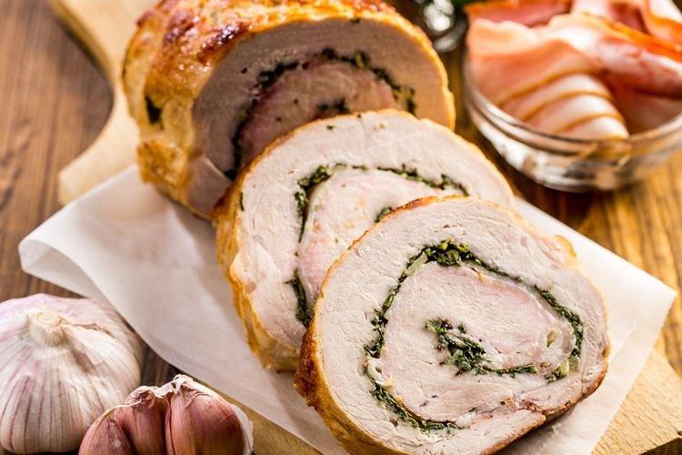 Schweinebraten mit Käse und Ei