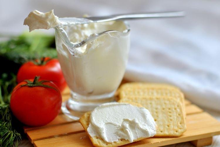 Philadelphia con crema agria y yogur