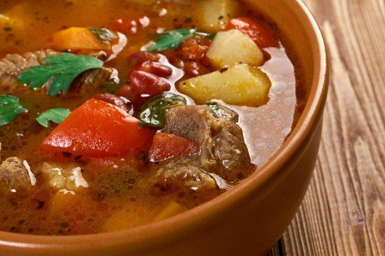 Sopa de ternera con pimiento