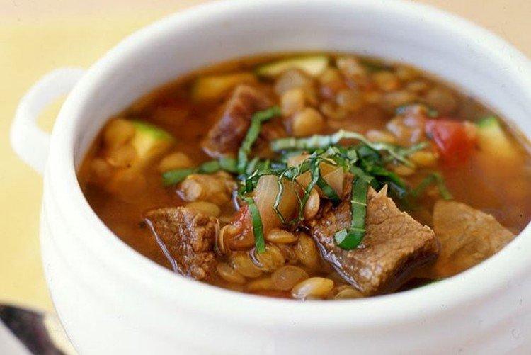 Sopa de ternera con lentejas