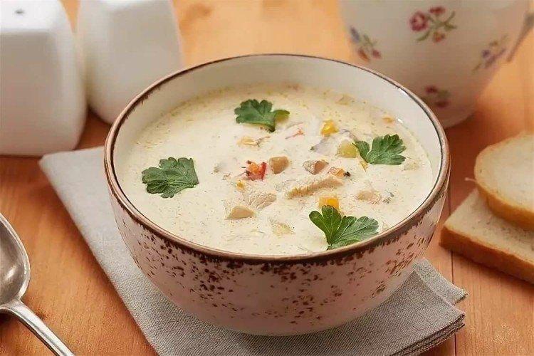 Sopa de ternera con nata