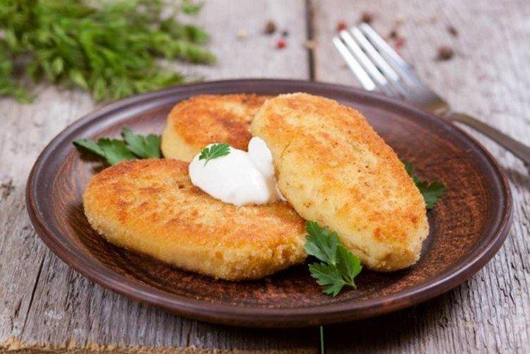 Zrazy aus rohen Kartoffeln im Multikocher