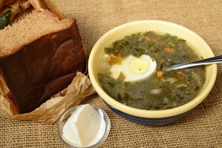 Sopa de acedera con pavo
