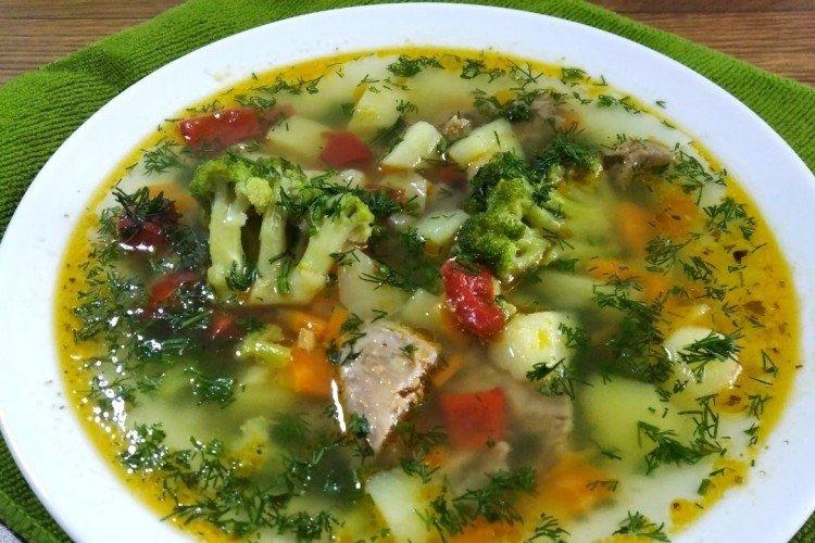 Sopa de pavo con brócoli