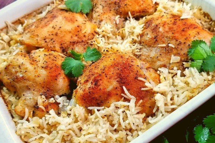 Hähnchenschenkel mit Reis im Ofen