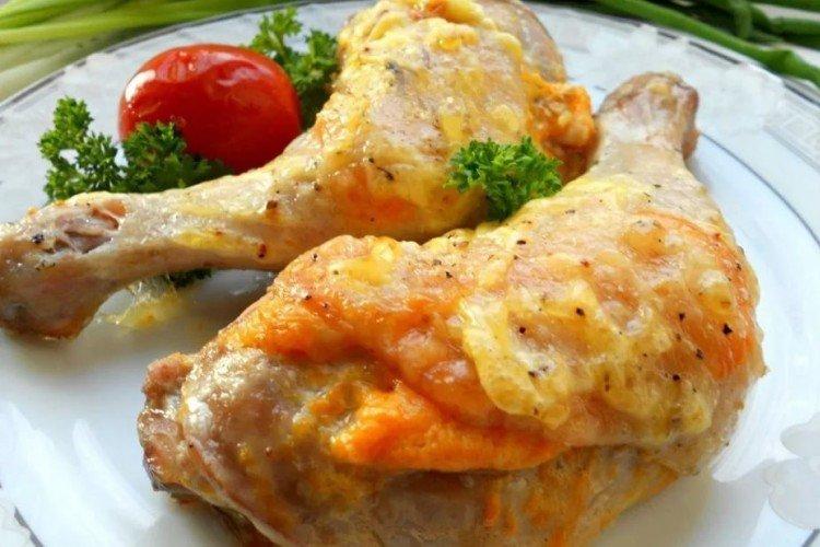 Gebackene Hähnchenschenkel mit Mayonnaise