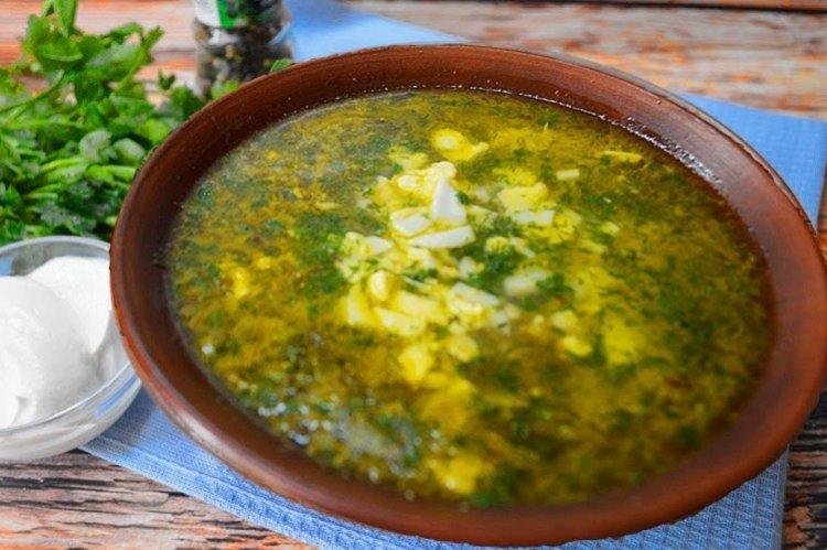 Sauerampfersuppe mit Reis und Sauerrahm