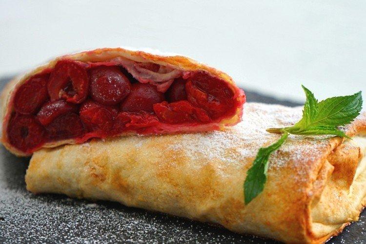 Lavash Pies with Cherries