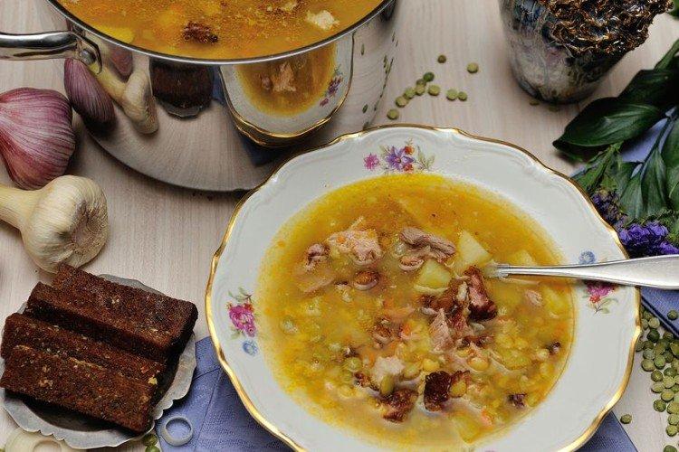 Mung Bean Soup with Smoked Meats