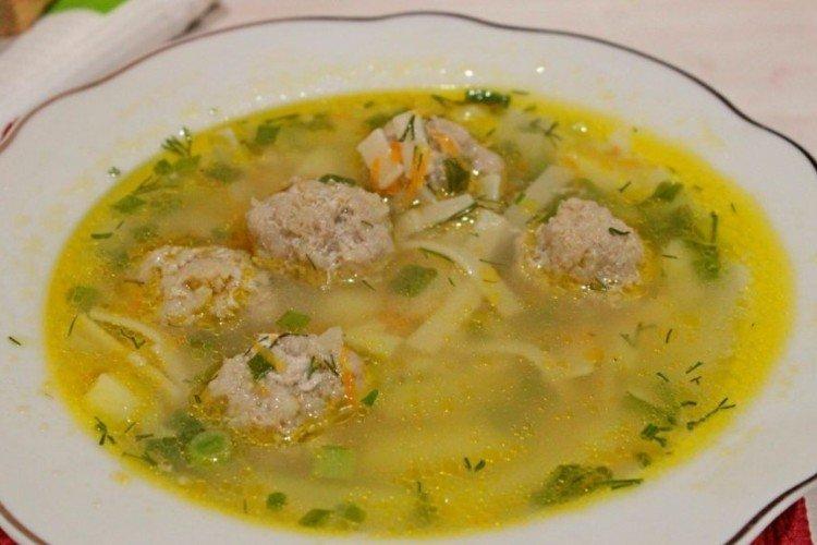 Mung Bean Soup with Meatballs and Noodles