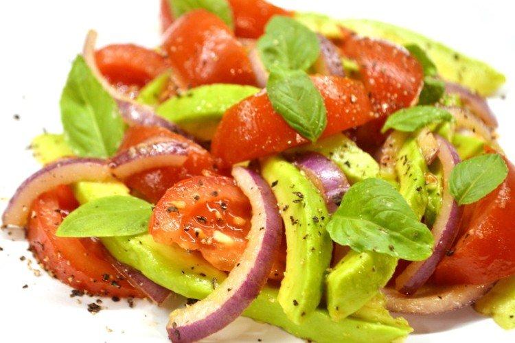 Avocado-Basilikum-Salat