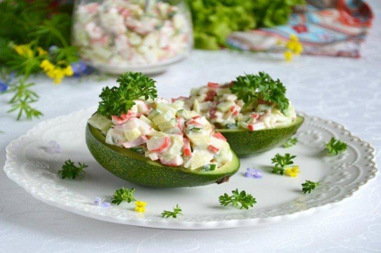 Avocado-Krebsfleischimitat-Salat
