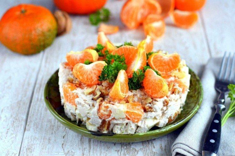 Ensalada de mandarinas, mozzarella y picatostes
