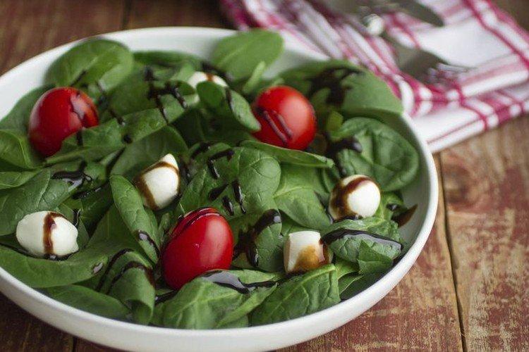 Ensalada de espinacas y mozzarella