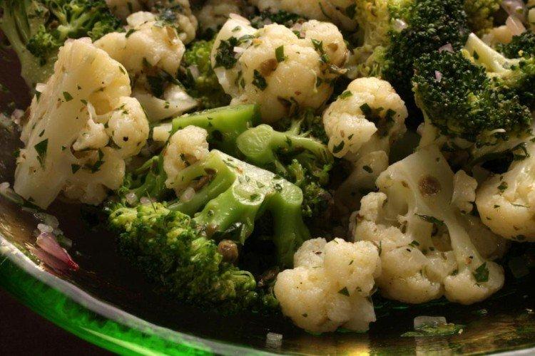 Blumenkohl-Brokkoli-Salat