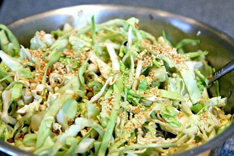 Salad with Tuna, Napa Cabbage, and Sesame Seeds