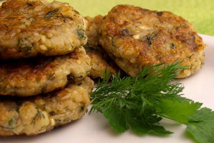 Hamburguesas de col con champiñones