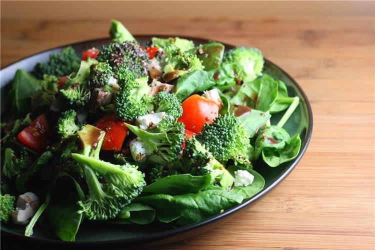 Brokkoli-Hähnchen-Salat