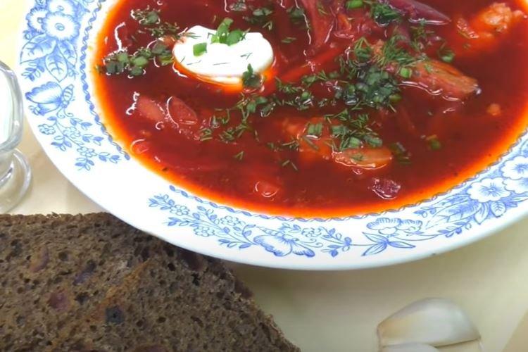 Borsch con chucrut según GOST