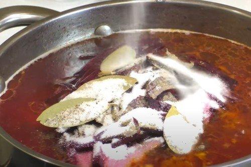 Borsch con chucrut según GOST
