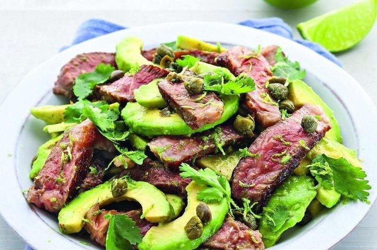 Ensalada de carne con aguacate