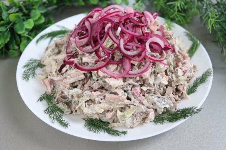 Meat Salad with Bell Pepper and Pickled Onion