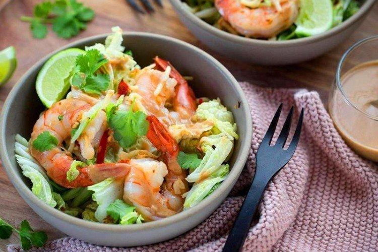 Salat mit Garnelen und Chinakohl