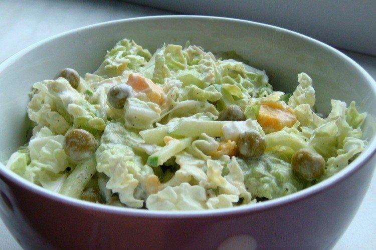 Salat aus Chinakohl mit Fleisch