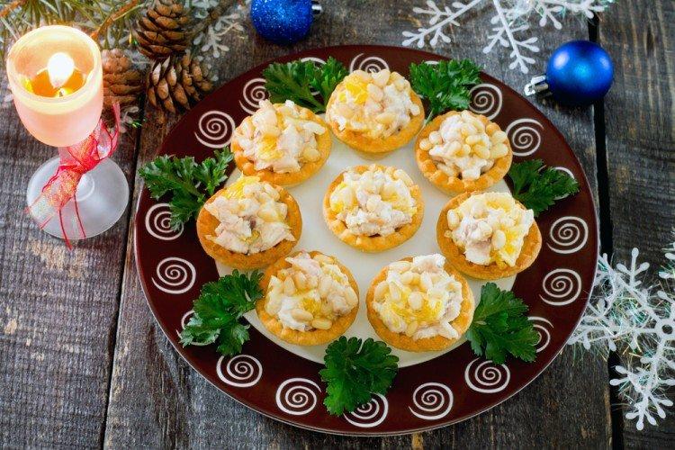 Con pollo, piña y queso