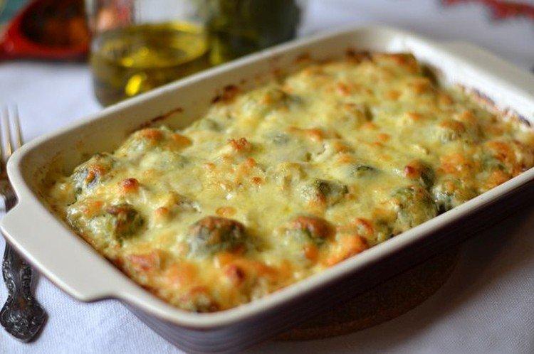 Brussels Sprouts in Tomato Sauce
