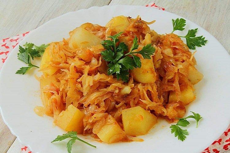 Braised Cabbage with Potatoes