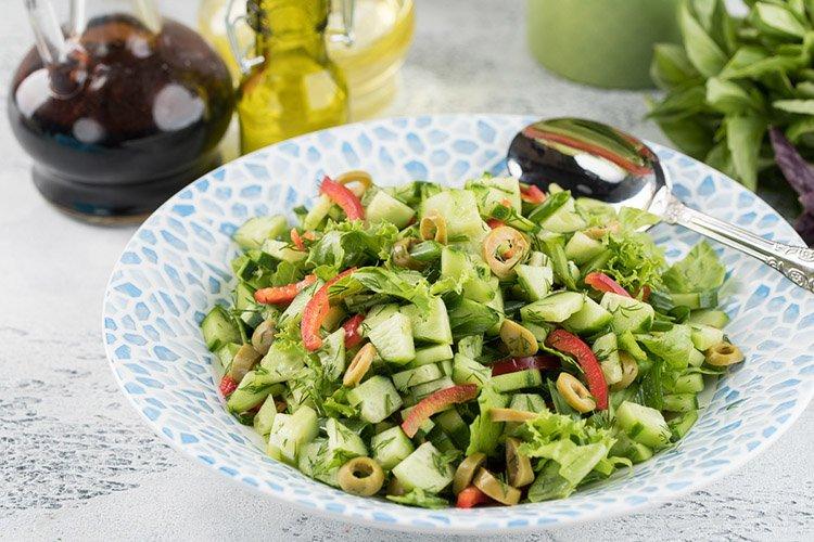 15 frische und sehr leckere Salate mit Oliven