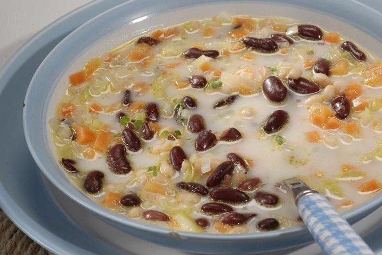 Sopa de leche con frijoles