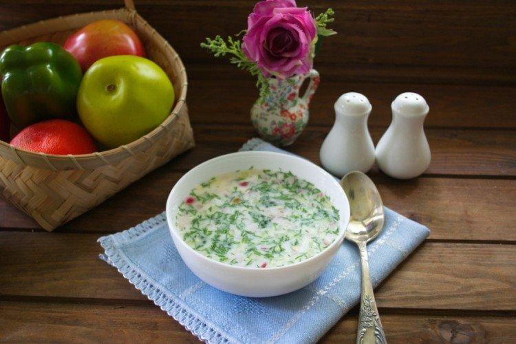 Okroshka con pollo y coliflor
