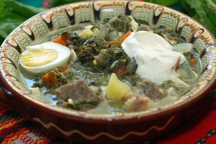 Borsch verde con acedera y arroz