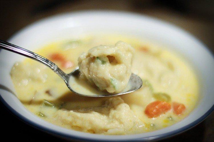 Sopa de queso con galushki