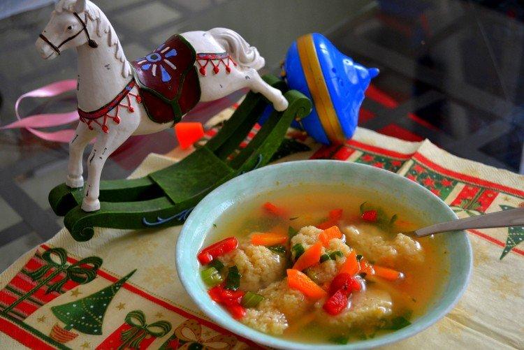 Sopa de verduras con galushki