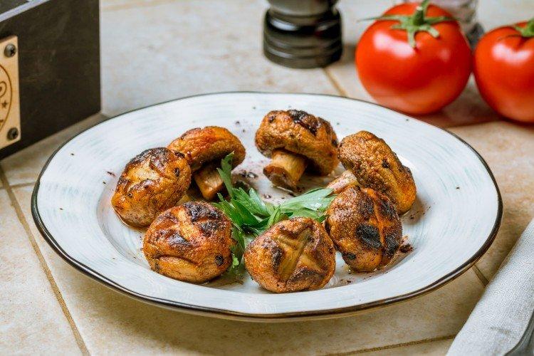 Grilled Mushrooms in Tomato Sauce